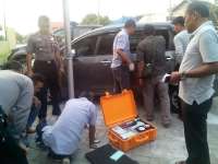 Parkir Mobil di Pinggir Jalan, Barang Berharga di Dalamnya Disatroni Maling