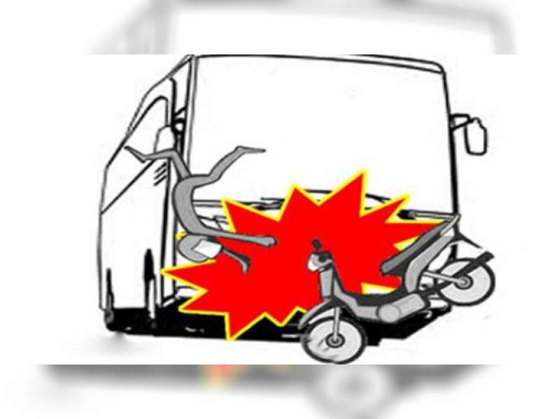 Bus Senggol Gadis Naik Motor, Kondektur Dihajar Warga