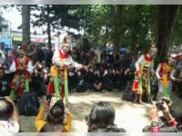 Sandur Meriahkan Pemindahan Mbah Balok di Alun-Alun