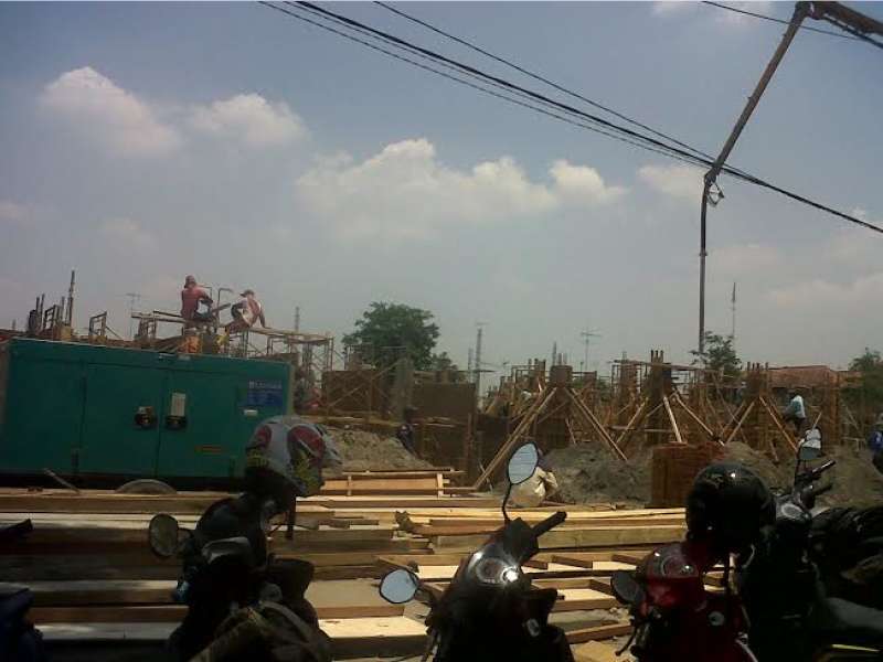 Pedagang TPS Pasar Kalitidu Keluhkan Sepinya Penjualan