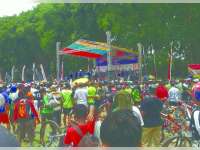 9000 Peserta Meriahkan Fun Bike Tour de Bojonegoro 2015