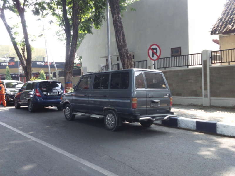 Tidak Patuh Aturan Parkir 