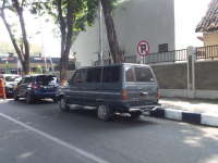 Tidak Patuh Aturan Parkir 