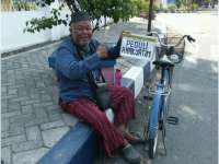 Parton dan Gerakan Semut Ireng Peduli Sesama