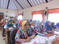 150 Kader Ikuti Kegiatan Refreshing Taman Posyandu