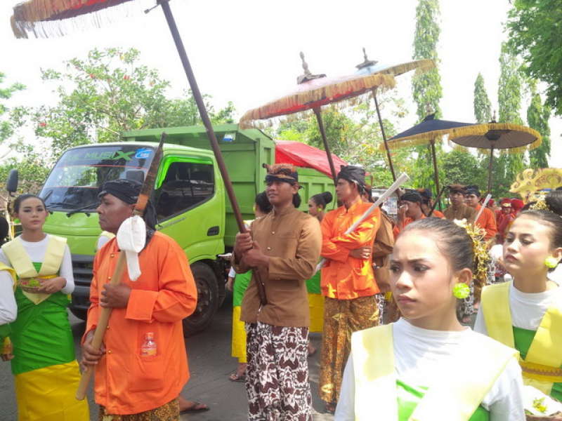 Warga Ledok Gelar Kirab Pusaka Mbah Andong Sari