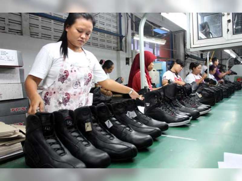 Lowongan Kerja Pabrik Sepatu Nganjuk / Pembangunan Pabrik Sepatu Pt
