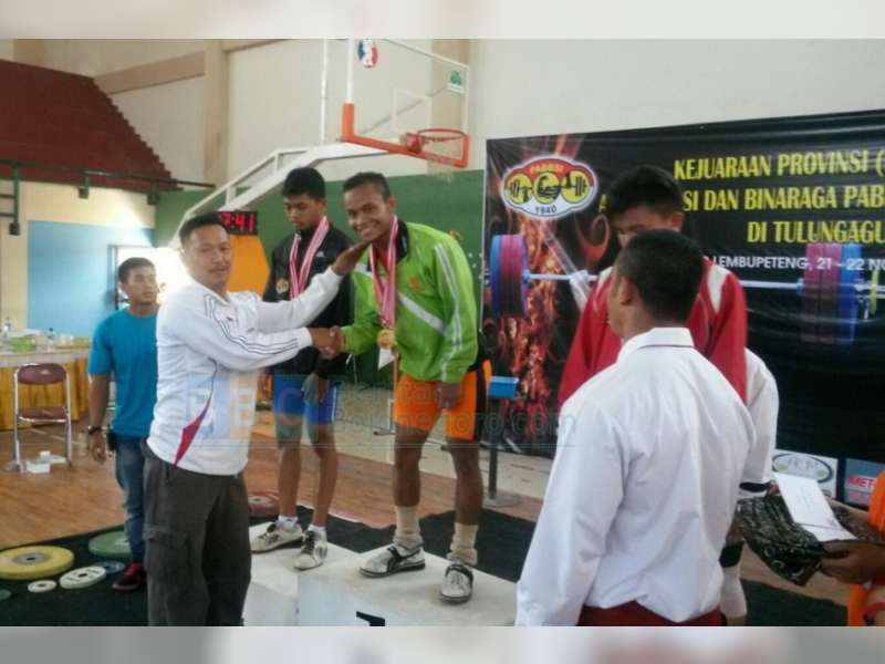 Lifter Joni Susanto Berhasil Sabet 3 Medali Emas
