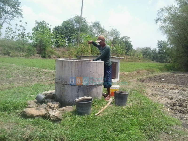 Warga Masih Bergantung Pada Sumur Kricak