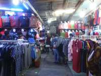 Pembeli Pakaian di Pasar Kota Semakin Sepi