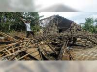 358 Rumah Rusak Diterjang Puting Beliung