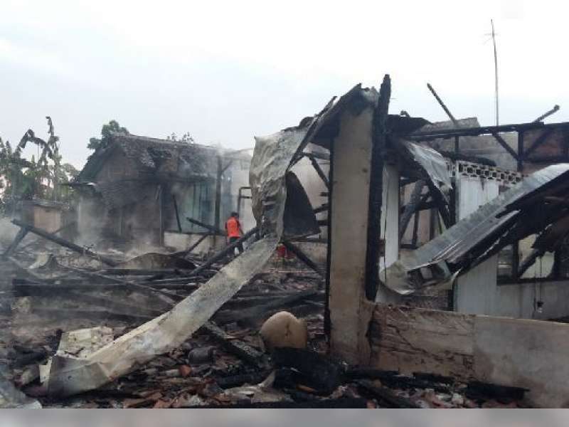 Lupa Masak Air, 5 Rumah Ludes Terbakar, Kerugian Capai 350 Juta