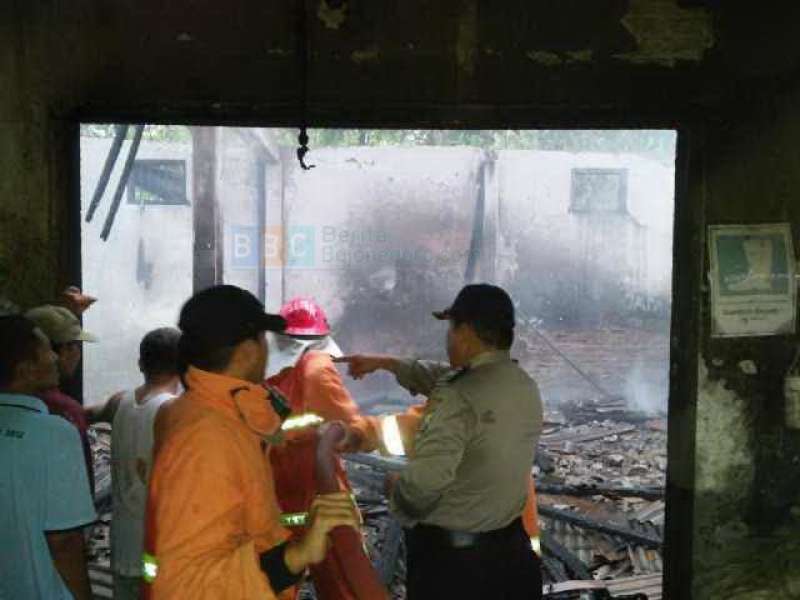 Rumah Pengusaha Kerupuk di Sumberrejo Dilalap si Jago Merah