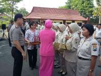 Polri dan Bhayangkari Beri Apresiasi PNS Polri