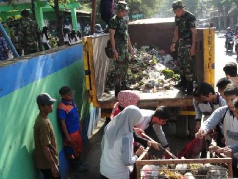 DKP Minta Warga Tidak Buang Sampah Sembarangan