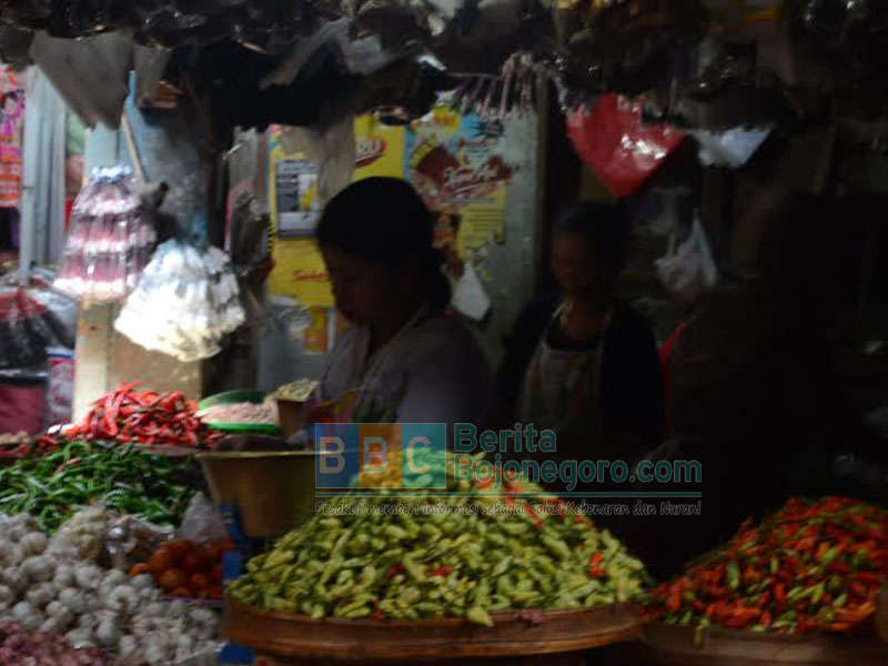 Menjelang Natal dan Tahun Baru, Harga Cabai Naik
