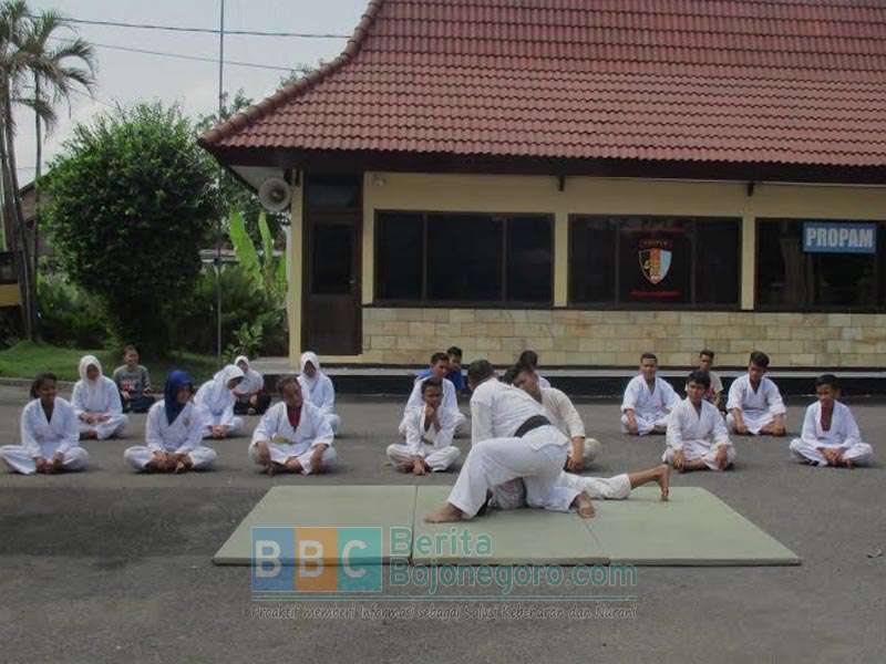 Ju-Jitsu, Dibawa oleh Tentara Jepang, Diwariskan ke Pribumi