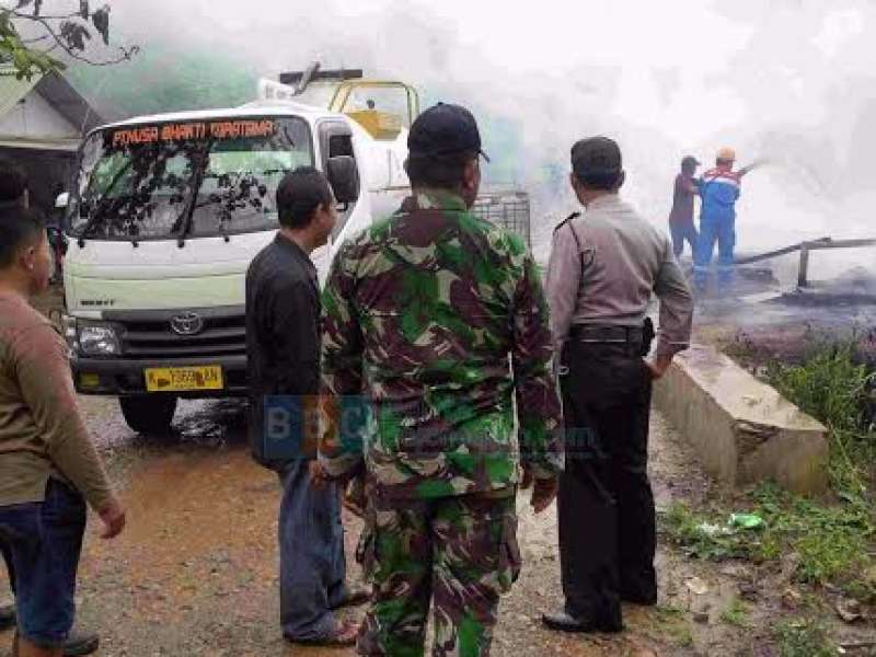 Akibat Korsleting Mesin Alcon, Sumur KW-73 Siang Tadi Terbakar