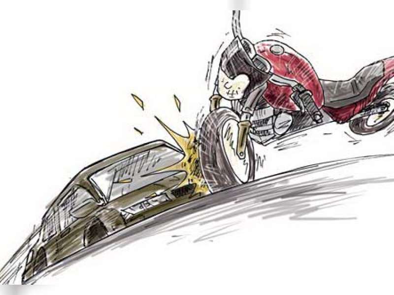 Di Baureno, Sepeda Motor Tabrak Mobil Box Parkir