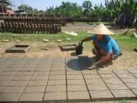 Musim Hujan, Produksi Batu Bata Merah Menurun 