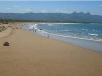 Memanjakan Mata, Menikmati Indahnya Pantai Teleng Pacitan 