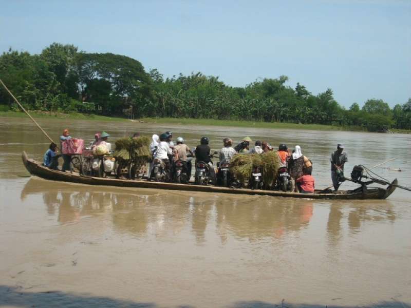 Perahu Kayu, Angkutan Massal  Bengawan Solo yang Tetap Diperlukan
