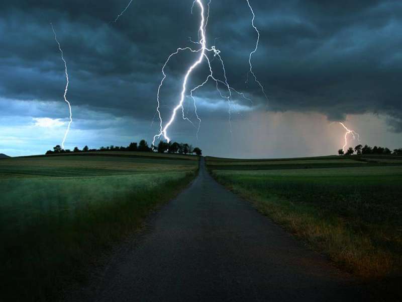 Lagi, Seorang Perempuan Tewas Tersambar Petir