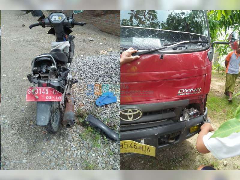 Dump Truk Seruduk Sepeda Motor, Satu Orang Luka Berat