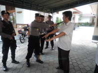 Tim Pospam Gelar Simulasi Pengamanan di Gereja Santo Paulus