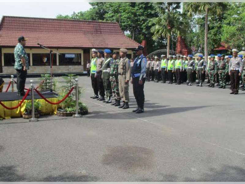 Bupati Pimpin Apel Gelar Pasukan Ops Lilin 2015 