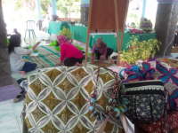 Ibu-ibu Campurejo Dilatih Olah Kain Perca