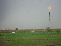 Aktivitas Pembakaran Gas Suar Menyala Lagi 