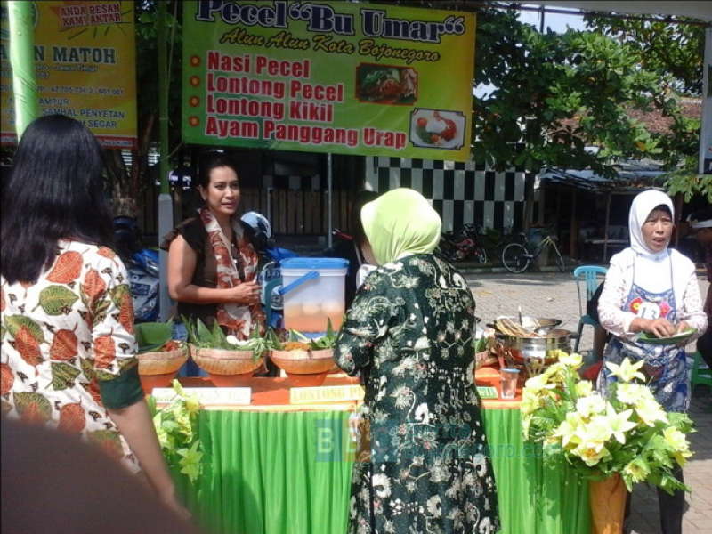 Disbudpar Pagi Tadi Menggelar Festival Makanan Khas Bojonegoro