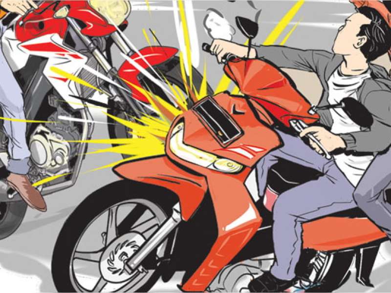 Di Ngraho Motor Tabrak Motor, Dua Pengendara Luka-Luka