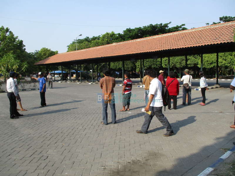 Hari Terakhir Liburan, Terminal Dipadati Penumpang
