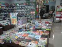 Mendekati UN, Siswa Buru Buku Pelajaran di Toko Buku 