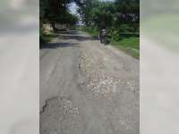 Kondisi Jalan Napis dan Dolokgede Rusak Berat 