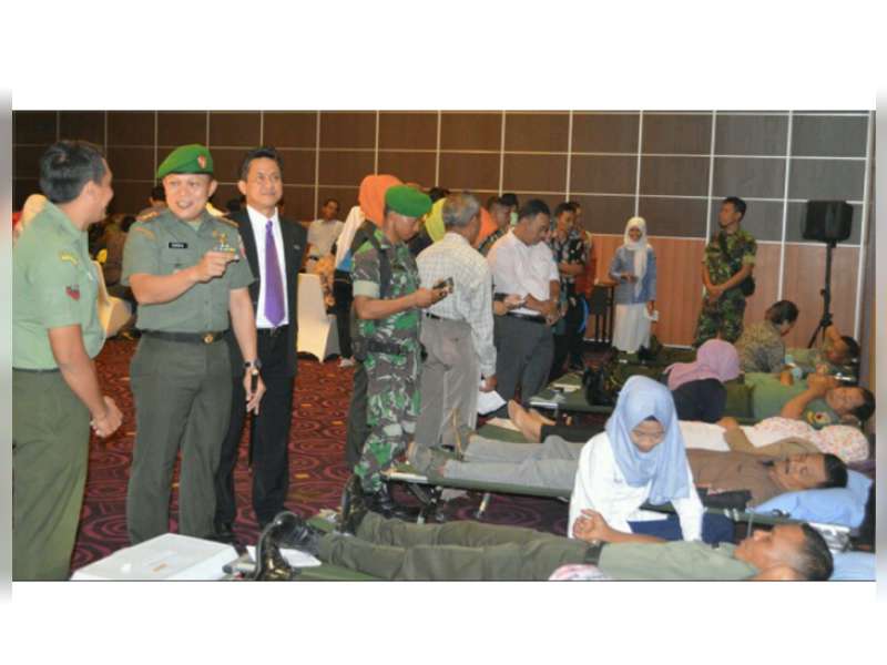 Kodim 0813 Turut Serta Aksi Donor Darah HUT Hotel Aston