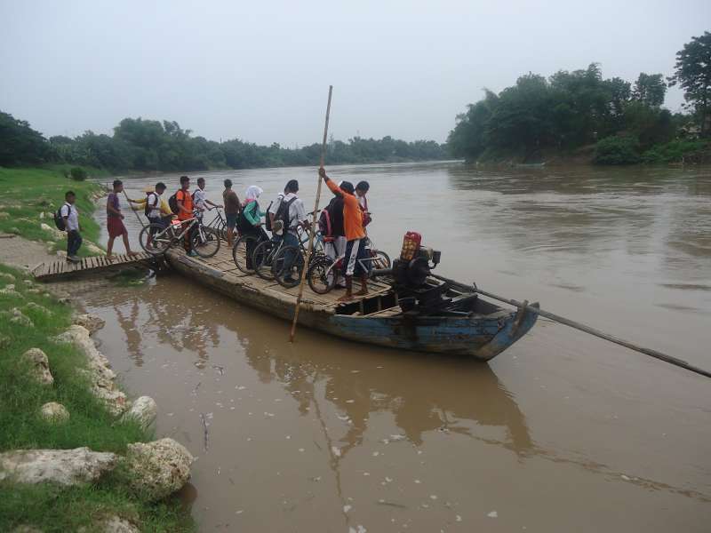 Tanggul Bengawan Solo Ambles 1,5 Meter