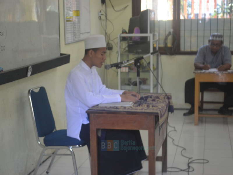Aneka Lomba Islami Meriahkan Mauludan di SMPN 1 Bojonegoro 
