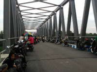 Asyiknya Nongkrong di Jembatan Padangan-Kasiman