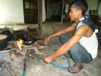 Warga Nguken Manfaatkan Gas Alam Peninggalan Belanda