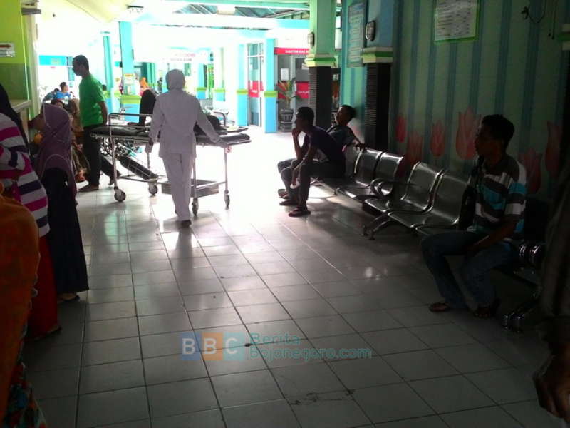 Lupa Nyalakan Sein, Dua Motor Supra Bertubrukan