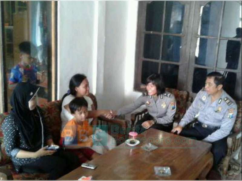 Berkeliaran di Jalan,  'Si Anak Hilang' Diantar Pulang Polisi