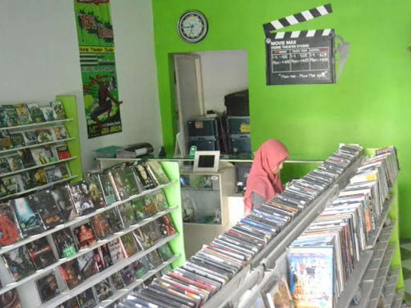 Tak Ada Bioskop, Menyewa Kepingan VCD Pun Jadi