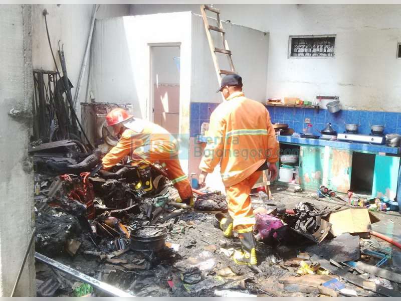 Dapur Rumah Terbakar, Pemilik Rugi Rp 15 Juta