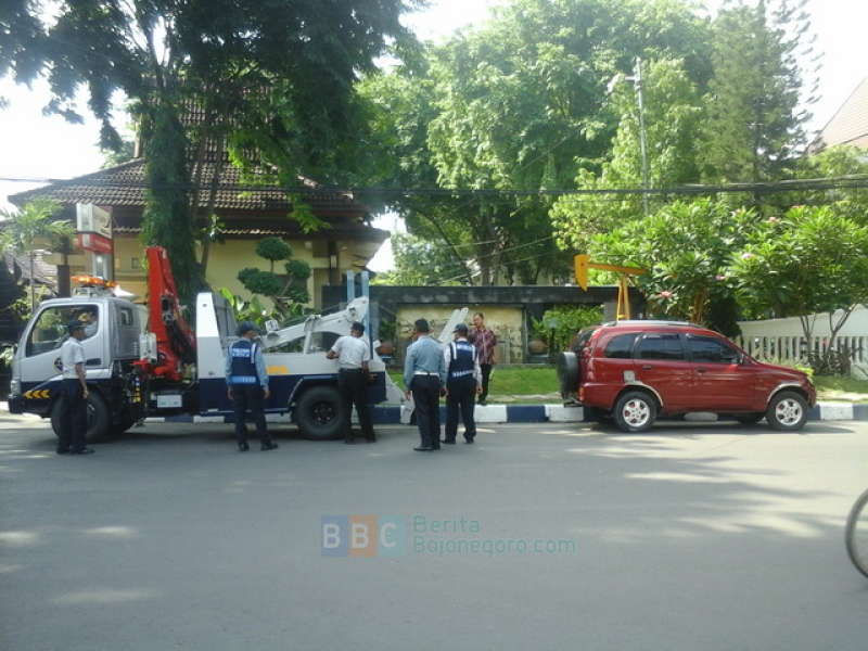 Jangan Mau Ditarik Tukang Parkir Jika Sudah Berlangganan