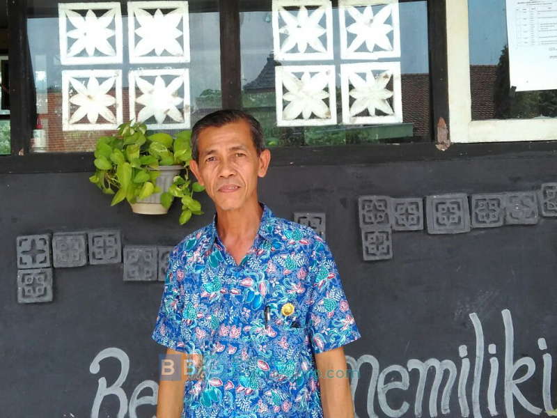 Setia Menuntun Murid Temukan Damai dalam Seni