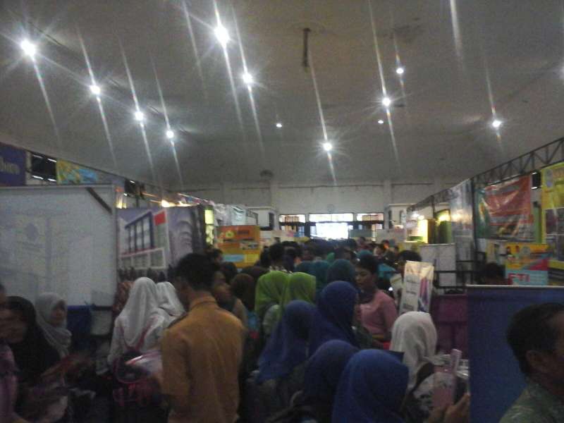 Siswa Sesalkan Peserta Pameran yang Lebih Banyak PT Swasta 