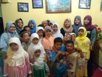 Mahasiswi Malaysia Berbagi Pengetahuan dan Kebudayaan di Kampung Ilmu